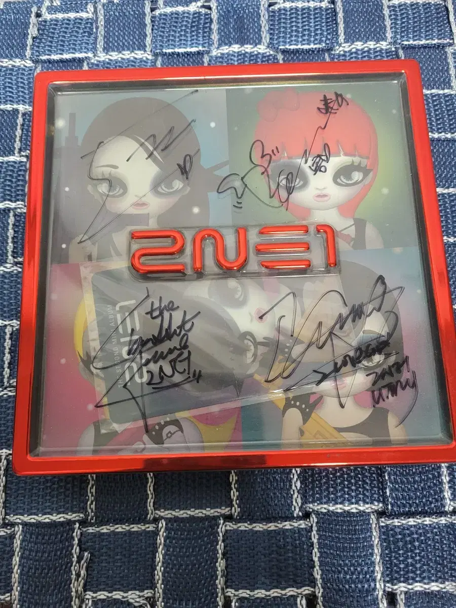 2NE1 투애니원 친필 싸인 앨범 내가 제일 잘 나가 판매합니다.